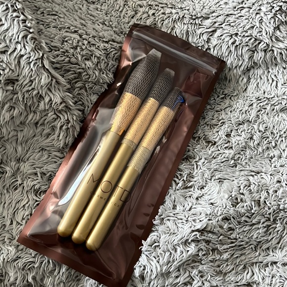 MOTD Cosmetics Gold Goddess Face Brush Set - Picture 1 of 1